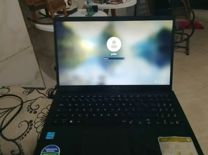Notebook Assus vivobook 1.100 pra sair rápido tem comprovante da compra !!