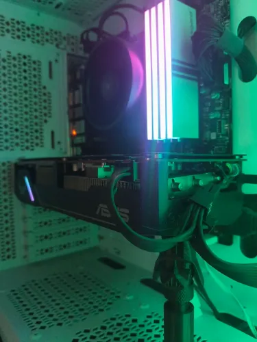 Placa de video RX 5600XT - ASSUS triple fan Tuf gaming 6gb