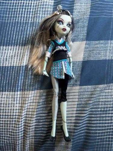 Monster High Frankie Schools Out