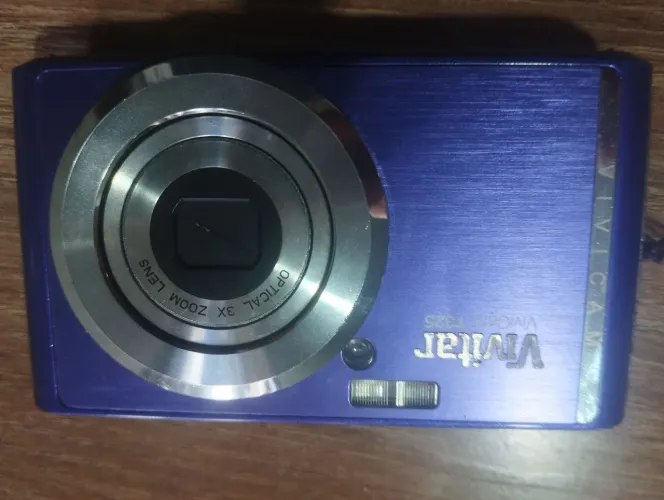 Câmera Vivicam T325 bem conservada (com defeito)