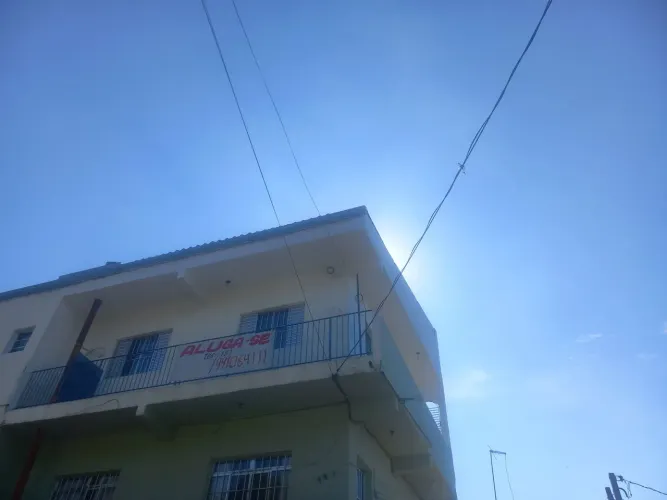 Alugo casa 2 quartos sala cozinha americana sem garagem