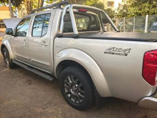 Nissan Frontier SL CD 4X4 2.5tb Diesel AUT 2014