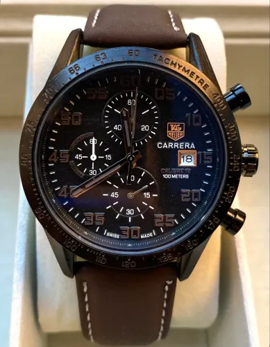 Relógio Tag Heuer Carrera em couro
