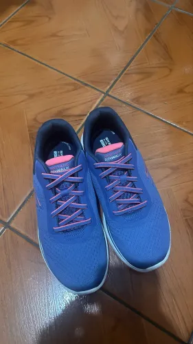 Vendo tênis Tenis Skechers Go Walk