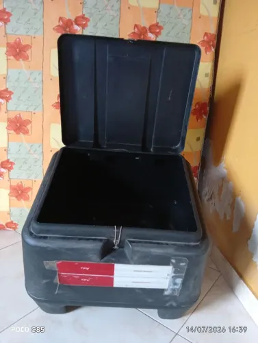 Baú de 80 litros + Suporte
