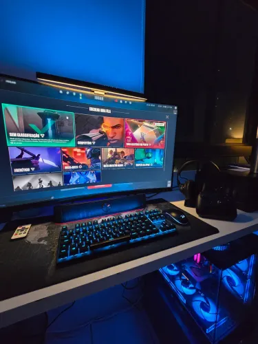 Monitor Gamer AOC Agon 32" Curvo 165Hz 1ms FreeSync AG323FCXE