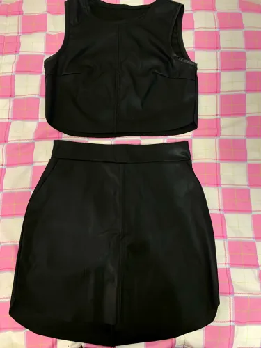 Conjunto de couro - Saia e Cropped
