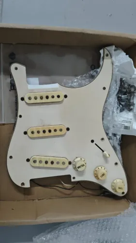 Escudo Tagima Stratocaster T-735 Special completo