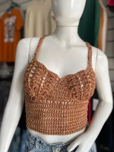 Blusa de crochê estilo sereia artesanal