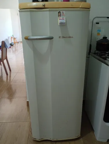 GELADEIRA ELECTROLUX À VENDA!