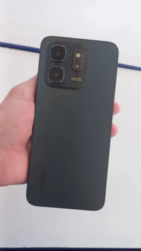Célula infinix 50i hot semi-novo R$ 800