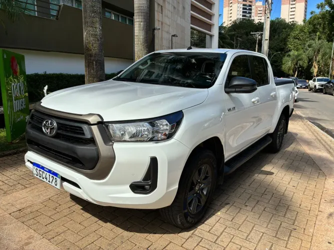 Toyota Hilux CD SR 4X4 2.8 TDI Diesel Aut. 2024