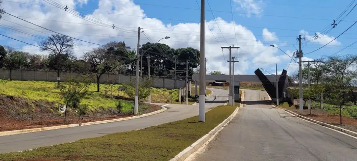 Lote em Pedro Leopoldo, pronto para construir