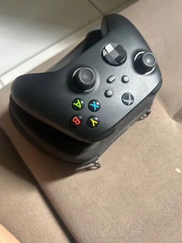 Controle de Xbox série x . Pouco usado