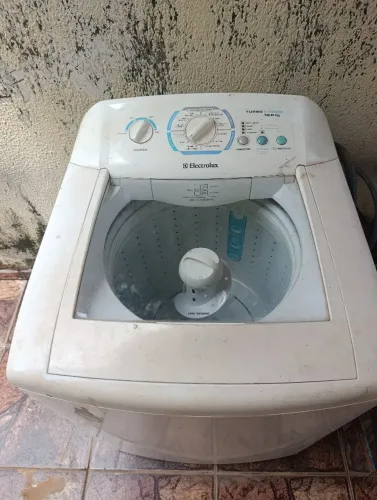 Eletrolux 12 kg com defeito mas funciona 