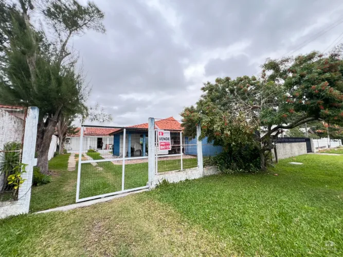 Casa à venda na Zona Sul de Balneário Rincão!