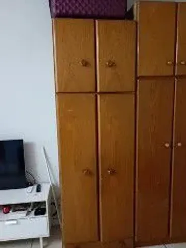 Guarda roupa solteiro é o menor, bom estado