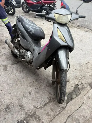 Biz 125+ bateu pegou