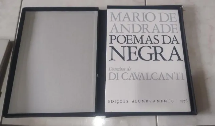 Livro Poemas da Negra edição numerada 