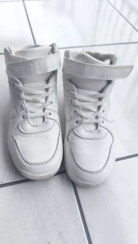 Tênis Botinha Infantil Branco Primark (Cano Alto com Velcro)