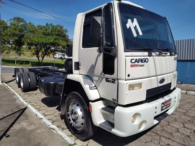 Ford Cargo 2428e VIA DUTRA CAMINHÕES - CAÇAPAVA SP