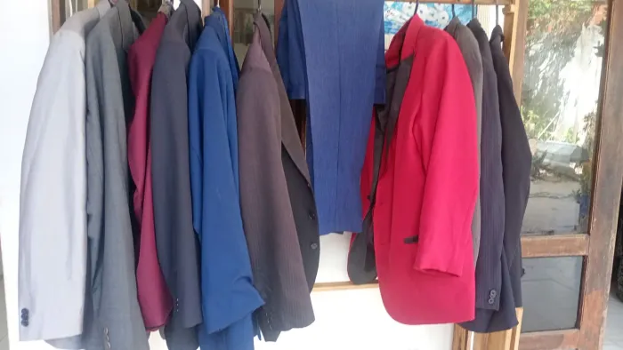 Vestidos e ternos