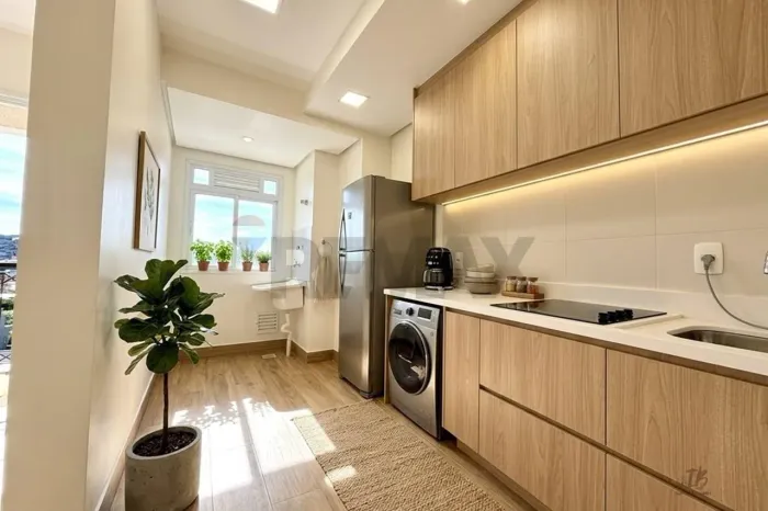 Apartamento 2 dormitórios (1 suíte) R$320.000,00 Elevador Santa Catarina