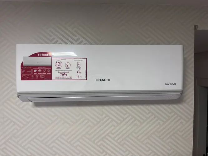 Ar condicionado hitachi 9000 BTUs 10 meses de uso