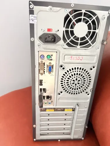 VENDO COMPUTADOR/ com placa de video zotac dedicada
