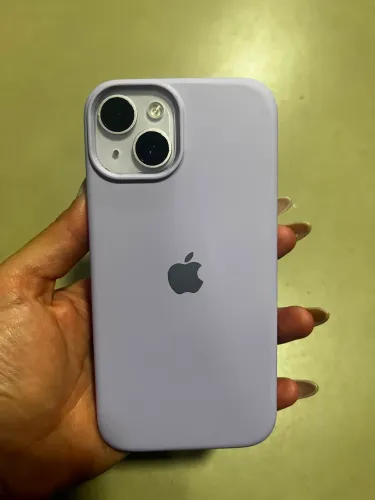 iPhone 14 lilás