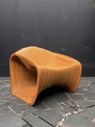 Poltrona design Luban aureo  ,perfeita