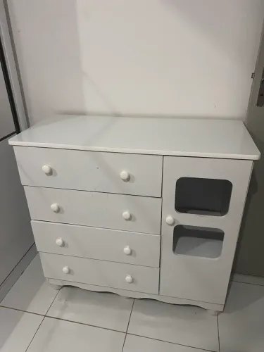 Cômoda infantil em ótimo estado