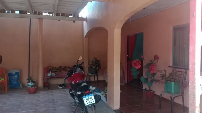 Vende-se duas casas