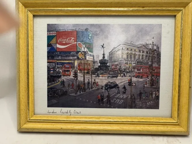 Guadro london coca cola