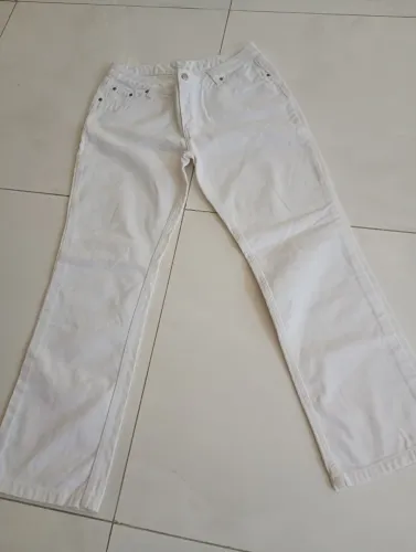 CALÇA JEANS FEMININA BRANCA. VESTE 44/46