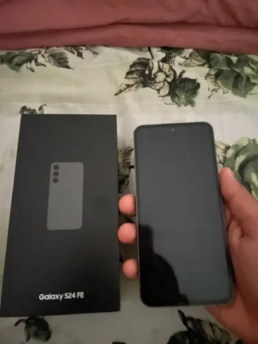 Vende-se telefone poucos meses de uso