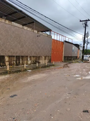 ALUGO GALPAO COM 800 METROS SEMI-COBERTO