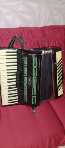 Acordeon Scandálli 120 Baixos 5 Vozes