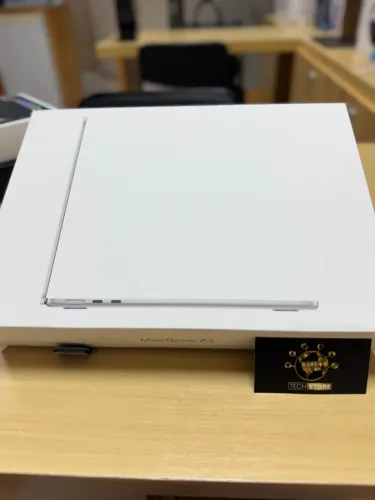 MacBook Air M5 Lacradooo