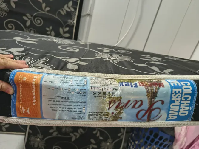 Colchões de espuma solteiro.