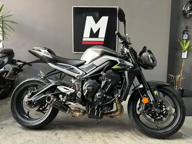 TRIUMPH STREET TRIPLE R ABS 2024 4.000km - Único dono - Baixa km - Impecável - Acessórios
