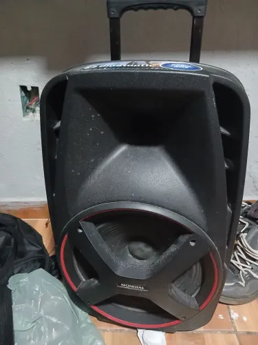 Caixa de som mundial com poblema de regulagem de audio