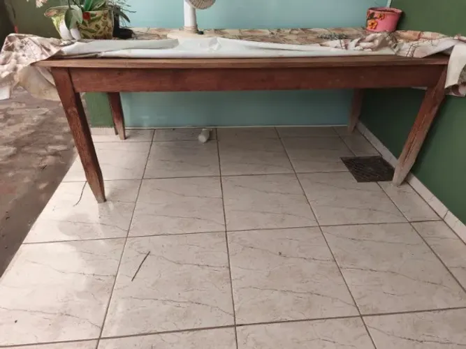 Mesa de madeira varanda