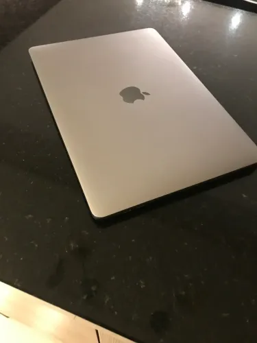MacBook Pro 2020 Intel i7 32GB - Excelente Estado - Oportunidade