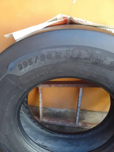 Pneu Michelin 295/80 R 22.5