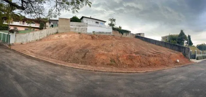 Terreno à venda na Estância Suiça - Serra Negra/SP