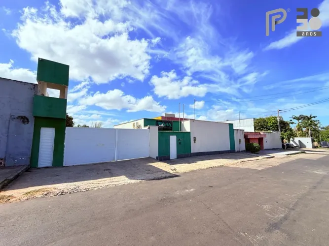 Excelente Prédio Comercial no Olho D'água para Locação.