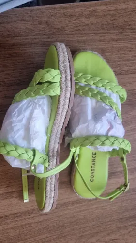Sandalia flatform Constança n36 Nova