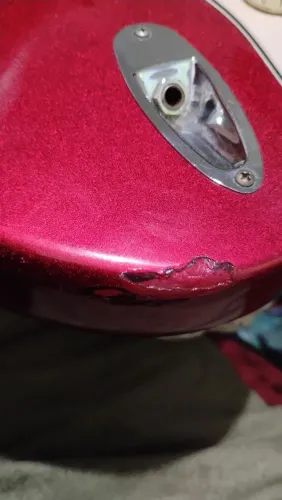 Vendo ou troco guitarra por violão ou teclado