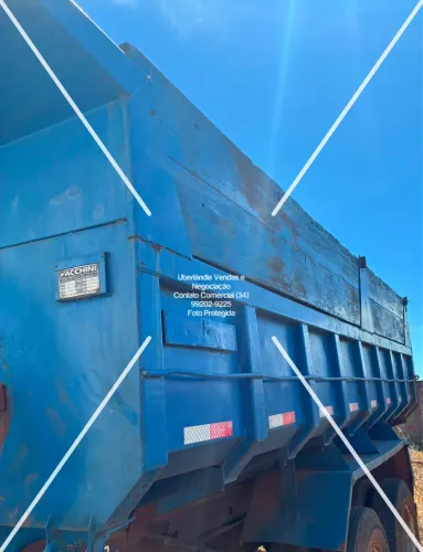 Caçamba caminhão Truck basculante 8 mts cúbicos